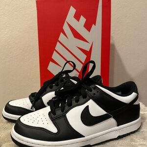 Nike Big Kids Panda Dunks Black and White Sneakers Size 5.5